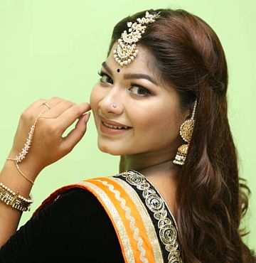 Actress Parsa Evana Image